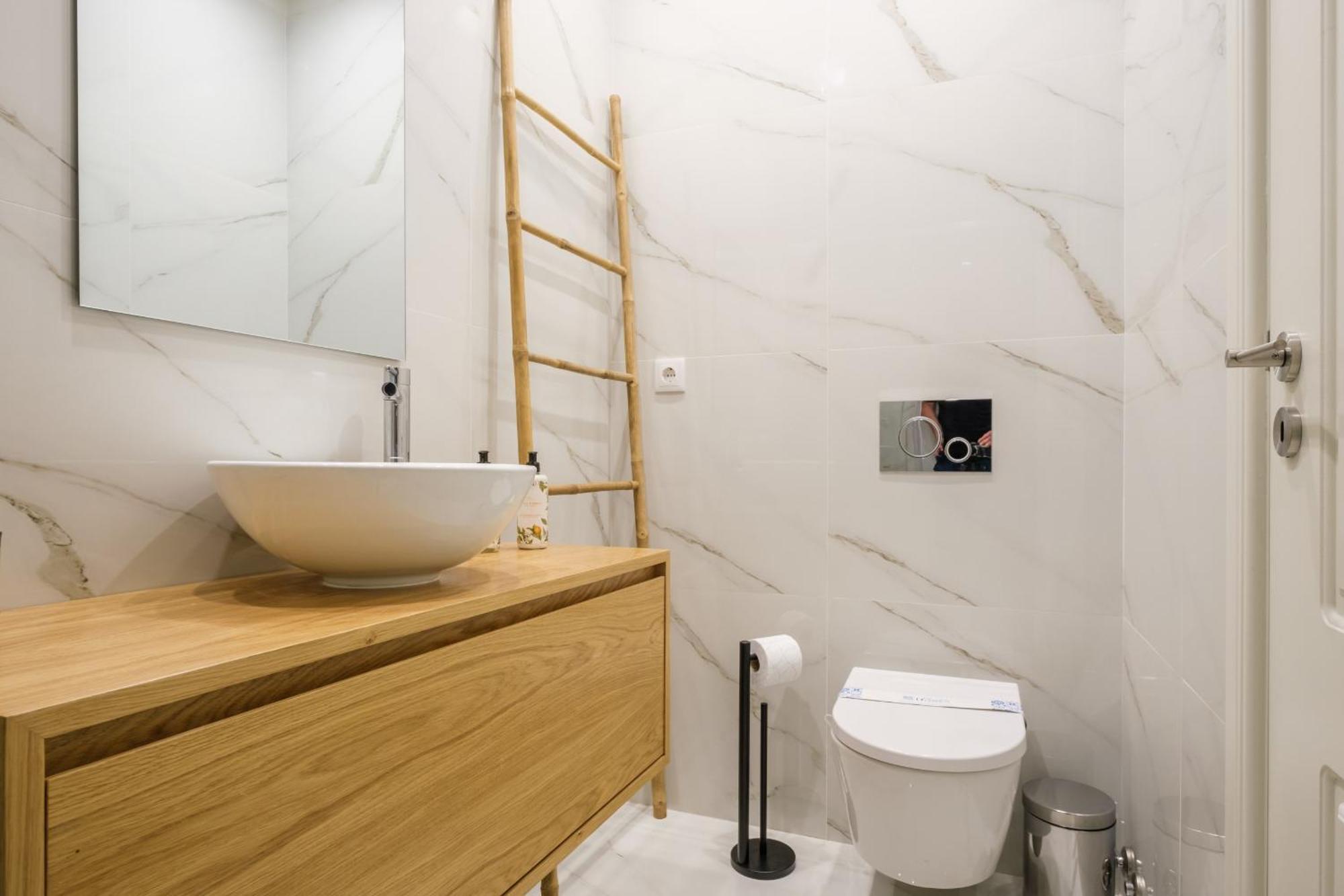Apartment Art Deco 22 Luxury 2br Downtown Metro Ac Porto